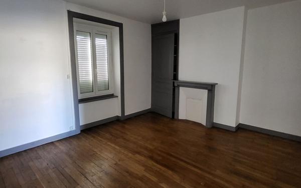 Immeuble à vendre    10 pièces • 210,02 m2 Limoges