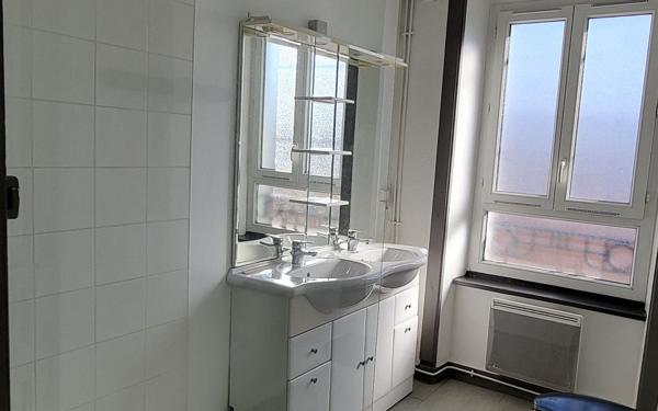 Immeuble à vendre    10 pièces • 210,02 m2 Limoges