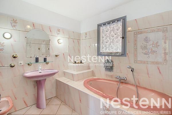 Maison Vidauban 4 pièce(s) 113m2 - terrain 3588m2 - garage - piscine - pool house