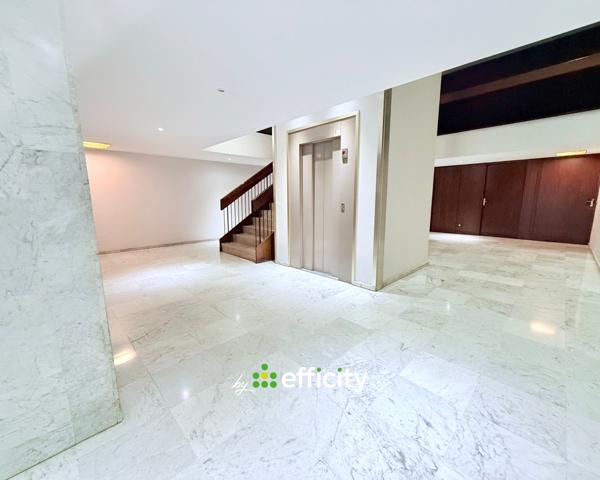 Appartement 5 pièces - 141 m²