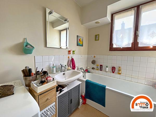 Appartement Saint Etienne Du Rouray 4 pièce(s) 114.62 m2