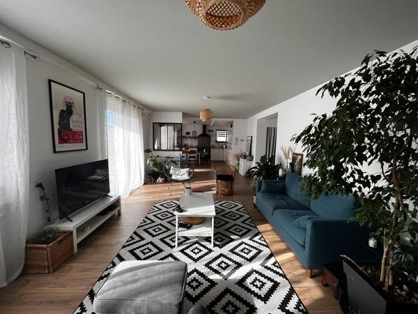 Grande maison de 197m² avec 6 chambres à proximité de St-Sulpice la Pointe !