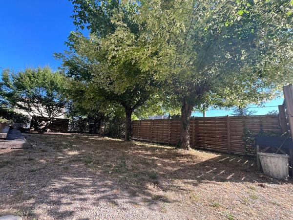 Grande maison de 197m² avec 6 chambres à proximité de St-Sulpice la Pointe !