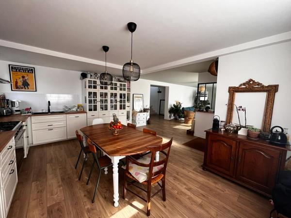 Grande maison de 197m² avec 6 chambres à proximité de St-Sulpice la Pointe !