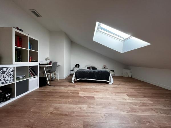 Grande maison de 197m² avec 6 chambres à proximité de St-Sulpice la Pointe !