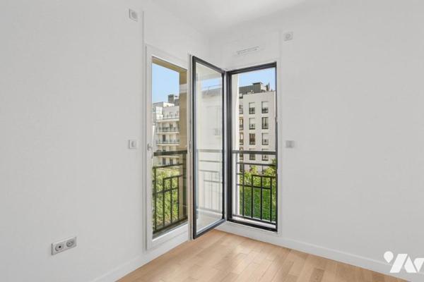 NEUILLY SUR SEINE - ILE DE LA JATTE - 5 PIECES 110 M² AVEC TERRASSE. ETAGE ELEVE.