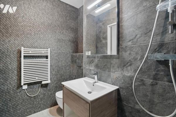 NEUILLY SUR SEINE - ILE DE LA JATTE - 5 PIECES 110 M² AVEC TERRASSE. ETAGE ELEVE.