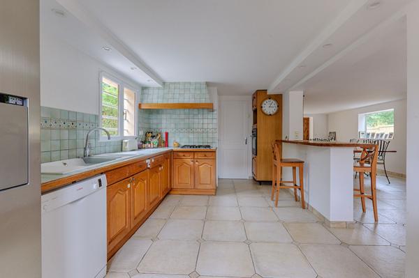 Maison Fontenay Le Fleury 6 pièce(s) de 170m2