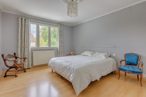 Maison Fontenay Le Fleury 6 pièce(s) de 170m2