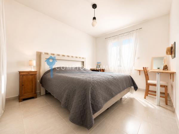 Villa
                                                                                                                                                                                                                                                                                                                        4 pièce(s)                                                                                                                                                                                                          3 chambre(s)                                                                                                                                                                                                          85  m²