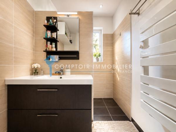 Villa
                                                                                                                                                                                                                                                                                                                        4 pièce(s)                                                                                                                                                                                                          3 chambre(s)                                                                                                                                                                                                          85  m²