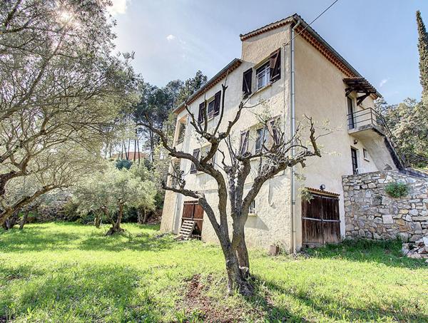 A VENDRE A LORGUES Maison 145 m² sur 1770 m² de terrain avec une belle vue.