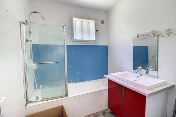 A VENDRE A LORGUES Maison 145 m² sur 1770 m² de terrain avec une belle vue.