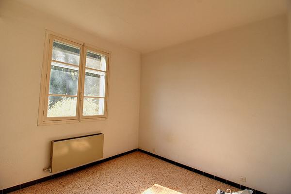 A VENDRE A LORGUES Maison 145 m² sur 1770 m² de terrain avec une belle vue.