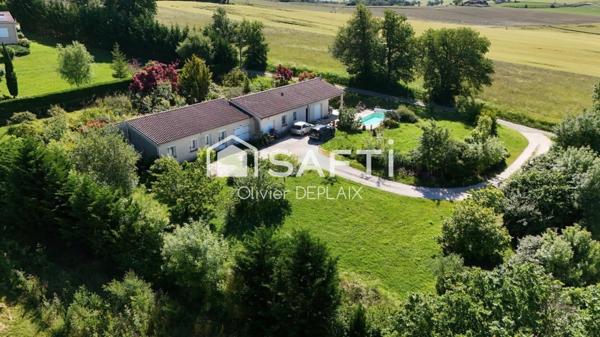 Exceptionnel! Maison contemporaine de plain-pied avec piscine et vue sur les Pyrénées, à 10 minutes de Nérac.