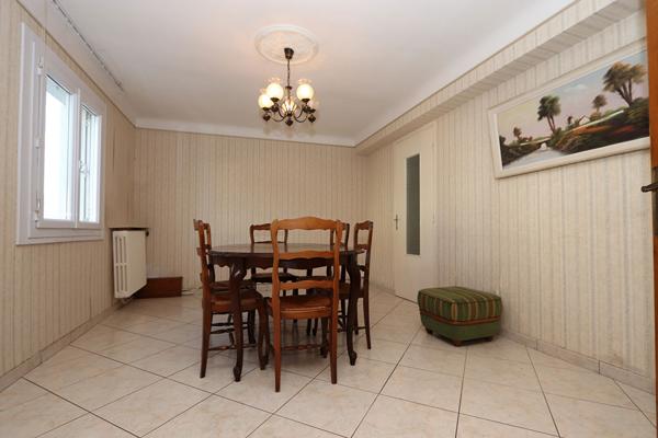 Maison familiale avec jardin et grand garage - Proche de tous les commerces