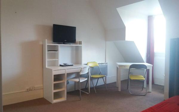 Appartement à louer    1 pièce • 23,37 m2 Compiègne