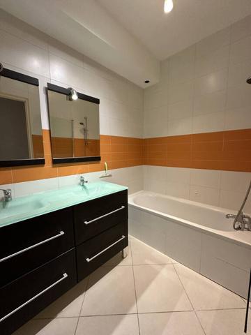 Location appartement Grenoble 38000 3 pièces 84 m²