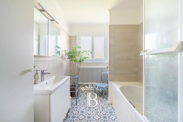 Saint-Germain-en-Laye, Maison 6 Chambres -  153 m² à vendre