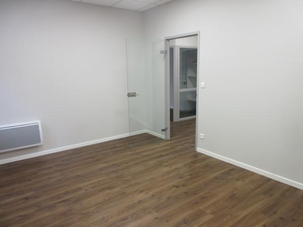 LOCAL EN REZ-DE-CHAUSSEE - LOCATION LOCAL BUREAU RODEZ