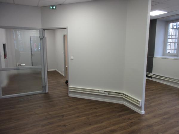 LOCAL EN REZ-DE-CHAUSSEE - LOCATION LOCAL BUREAU RODEZ