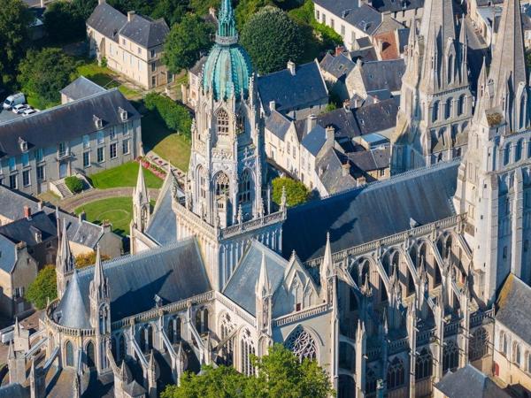 Vente Maison de luxe Bayeux 12 Pièces 350 m²