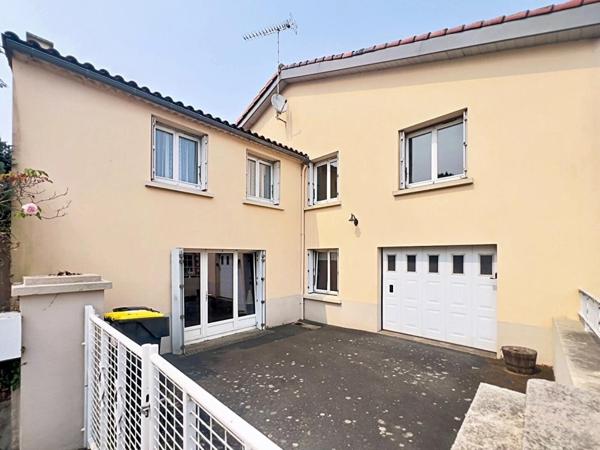 Maison Montfaucon Montigne 5 pièce(s) 122 m2
