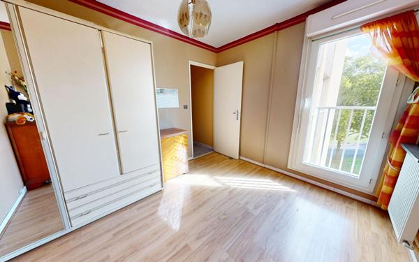 Appartement à vendre    4 pièces • 82 m2 Vaulx-en-Velin