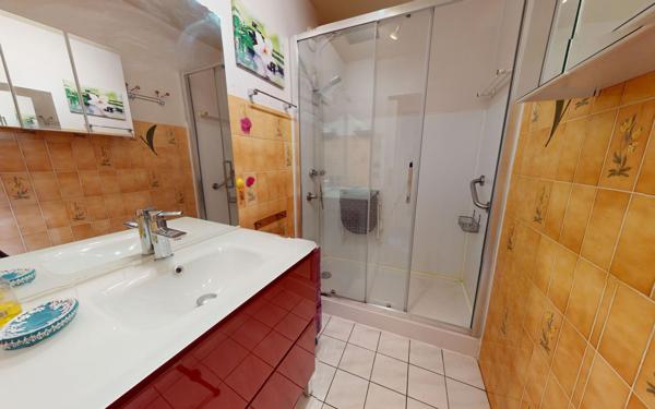 Appartement à vendre    4 pièces • 82 m2 Vaulx-en-Velin