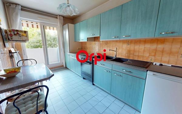 Appartement à vendre    4 pièces • 82 m2 Vaulx-en-Velin