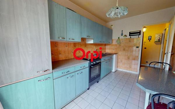 Appartement à vendre    4 pièces • 82 m2 Vaulx-en-Velin