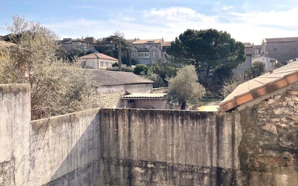 Maison à vendre    3 pièces •  Vallon-Pont-d'Arc