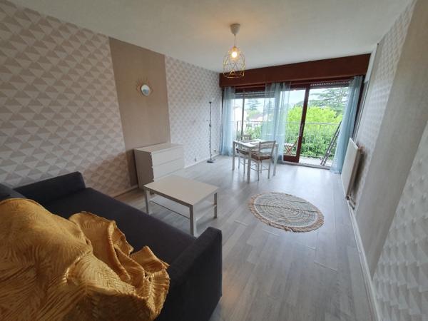 T1 Meublé + Balcon + Place de parking