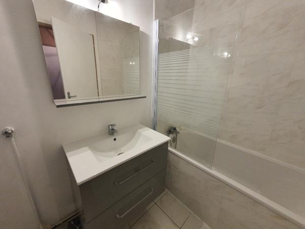 T1 Meublé + Balcon + Place de parking