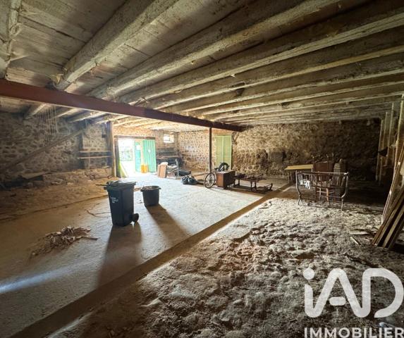 Immeuble à vendre 180 m² Estivareilles