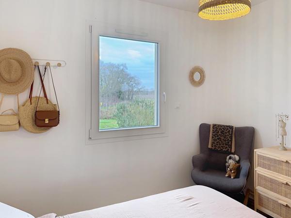 Ensemble Immobilier composé d'une maison et d'un hangar