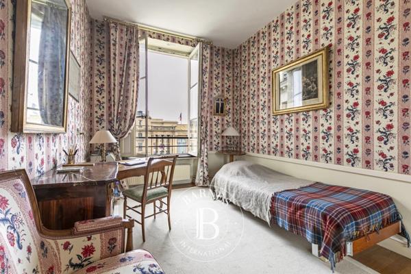 Paris 7ème, Appartement 2 Chambres -  99 m² à vendre