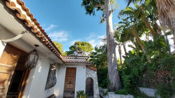 Antibes (06160) Villa 1ère ligne, Cap d'Antibes, face à la plage et au soleil couchant