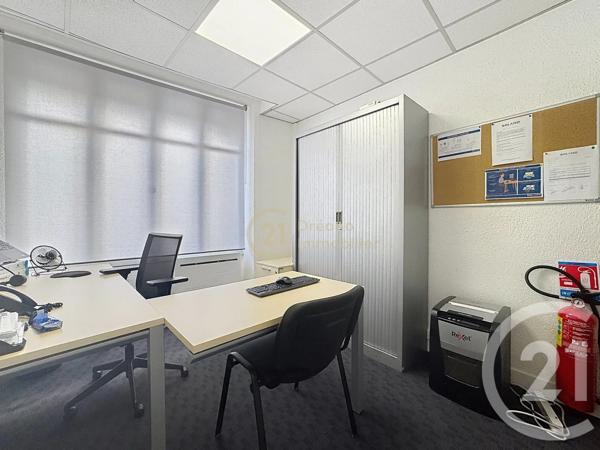 Immeuble à vendre  152,62 m 2   ST MEEN LE GRAND  - 35