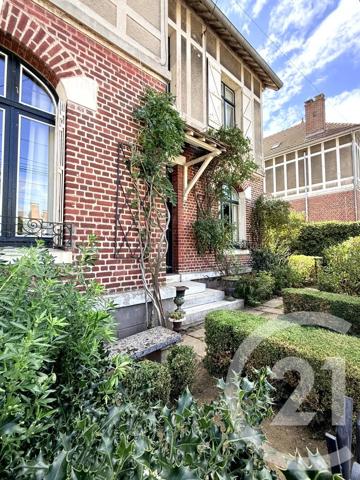 Maison à vendre  8 pièces - 171,51 m 2   ST QUENTIN  - 02