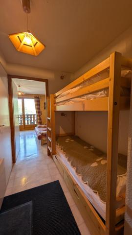 Appartement 2 pièces en étage élevé avec vue panoramique sur les montagnes.