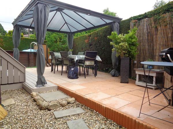 Beauzac(43), chalet de 70 m2 habitables, 2 chambres sur 700 m2 de terrain + piscine hors sol