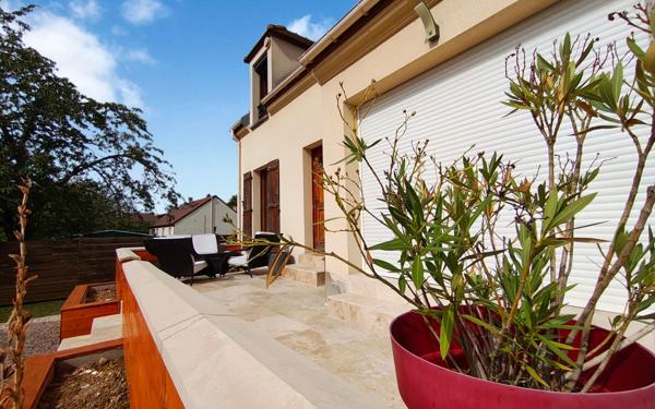 Maison à vendre    5 pièces • 115 m2 Épône