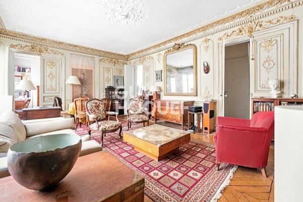 Rue de Verneuil – Élégant appartement traversant de 89 m² au calme sur cour