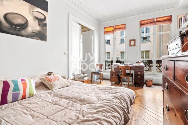 Rue de Verneuil – Élégant appartement traversant de 89 m² au calme sur cour