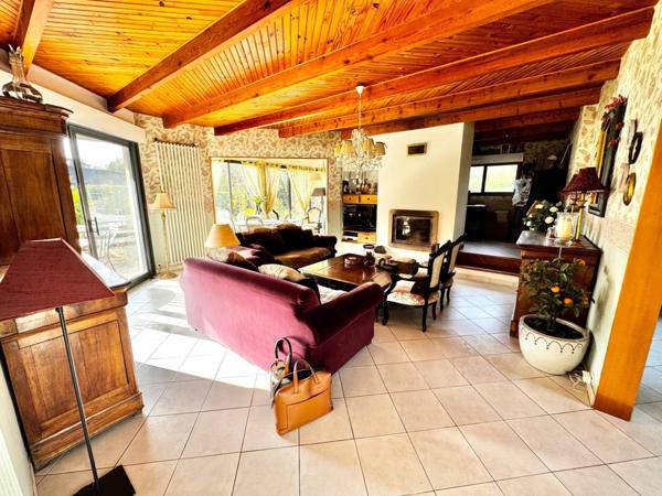 Maison de plain-pied lumineuse sur grand terrain paysager – Loperhet (proche Plougastel)