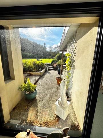 Maison de plain-pied lumineuse sur grand terrain paysager – Loperhet (proche Plougastel)