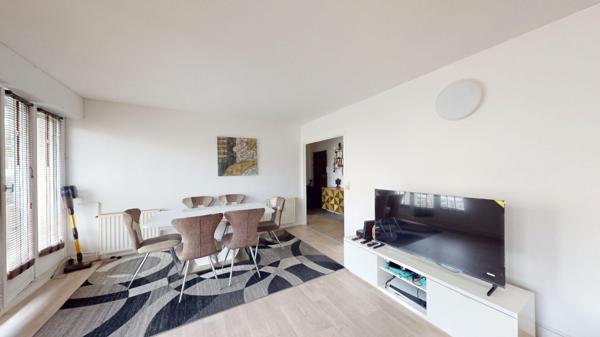 Appartement 3 pièce(s) 68 m2 ; RER B ; Commerces ; Balcon ; Calme