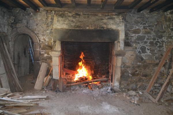 Plougasnou (29630) Plougasnou, Manoir du 15ème avec dépendances sur 1,2 hectares de bois.