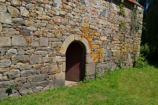 Plougasnou (29630) Plougasnou, Manoir du 15ème avec dépendances sur 1,2 hectares de bois.